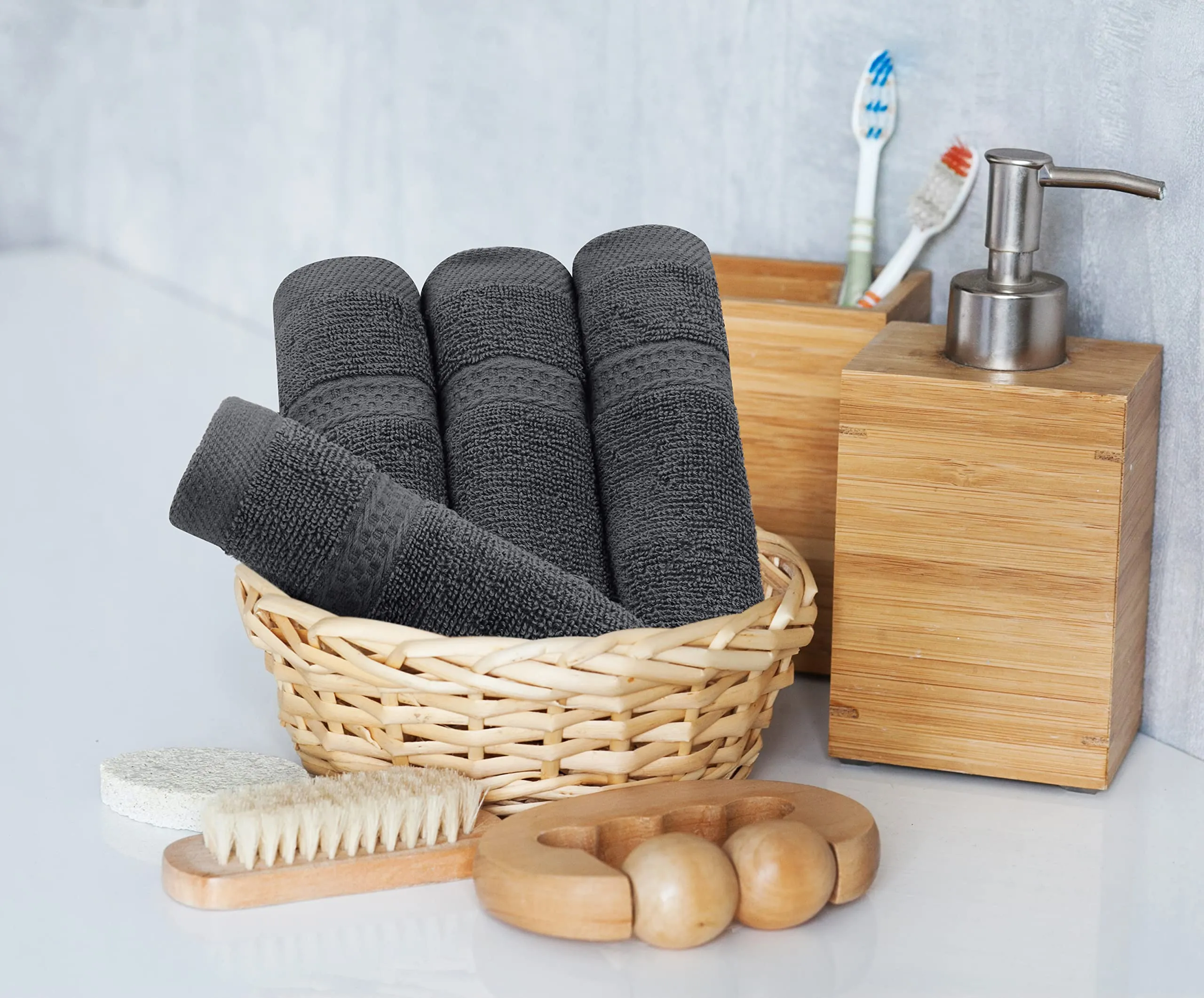 Utopia Towels 8-Piece Premium Towel Set.